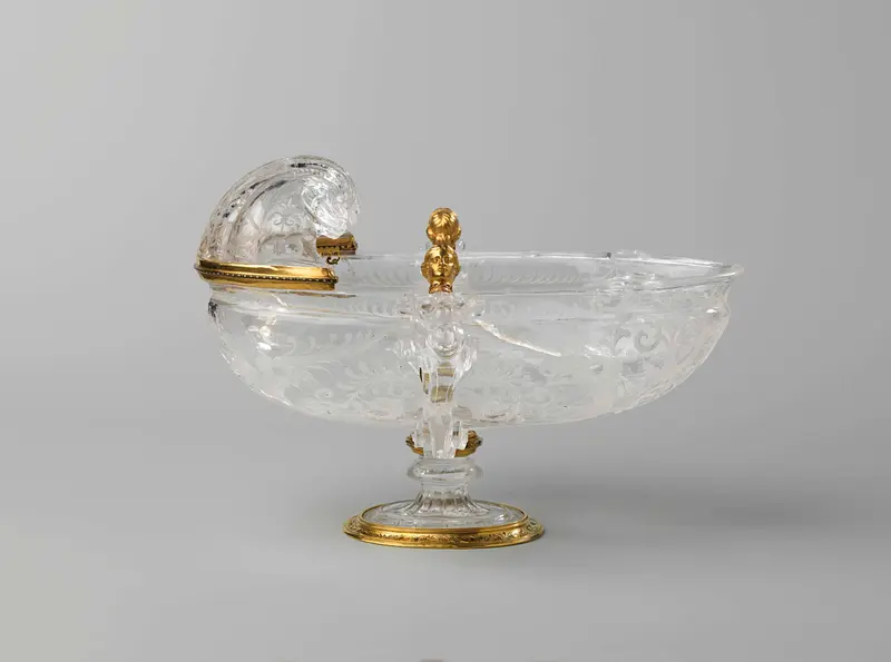 Footed dish made of enamel and gold by unknown artist