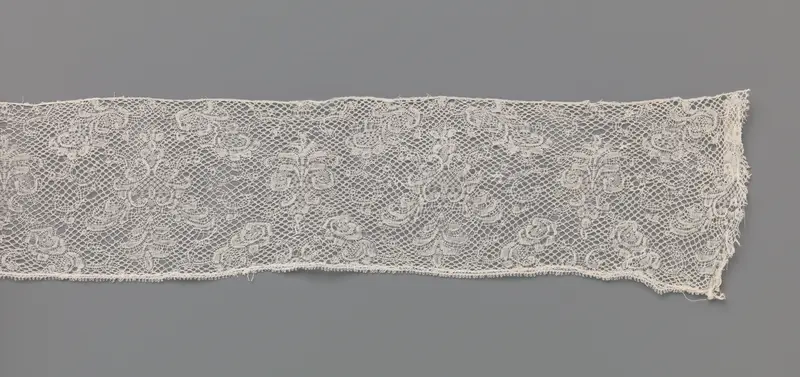Lace textile featuring kandelabermotieven by Unknown Artist