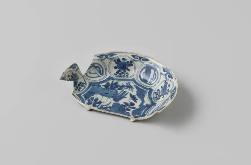 Fragment bord from VOC ship de Witte Leeuw, bone medium, unknown artist