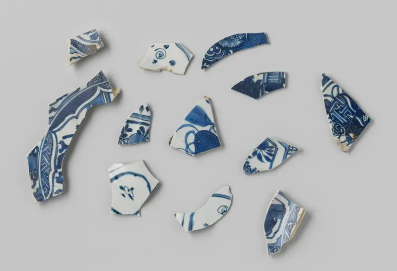 Fragments of porcelain from the V.O.C. ship Witte Leeuw, bone medium, Unknown Artist