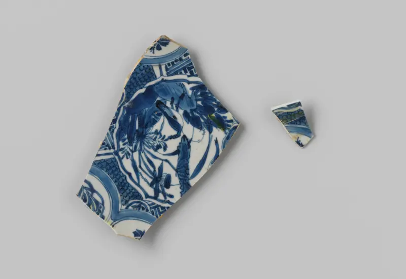 Ceramic shards from the VOC ship Witte leeuw, unknown artist